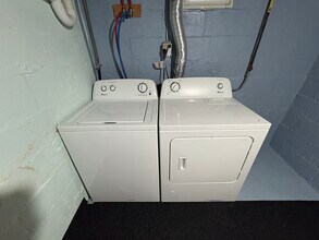 1131 Smithtown Ave, Unit 1 in Bohemia, NY - Foto de edificio - Building Photo