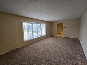 5109 Coachman Rd in Bettendorf, IA - Building Photo - Building Photo
