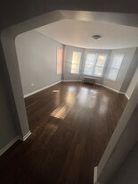 7721 S Kingston Ave in Chicago, IL - Building Photo