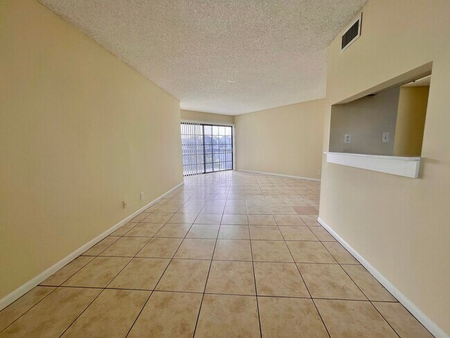 1820 N Congress Ave in West Palm Beach, FL - Building Photo - Building Photo