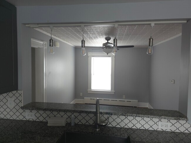 531 Berkshire Ave, Unit 3-Bedroom Apartment in Springfield, MA - Foto de edificio - Building Photo