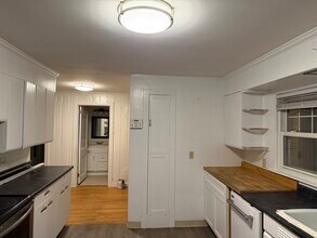 555 Main St, Unit 555 #A in Cromwell, CT - Foto de edificio - Building Photo