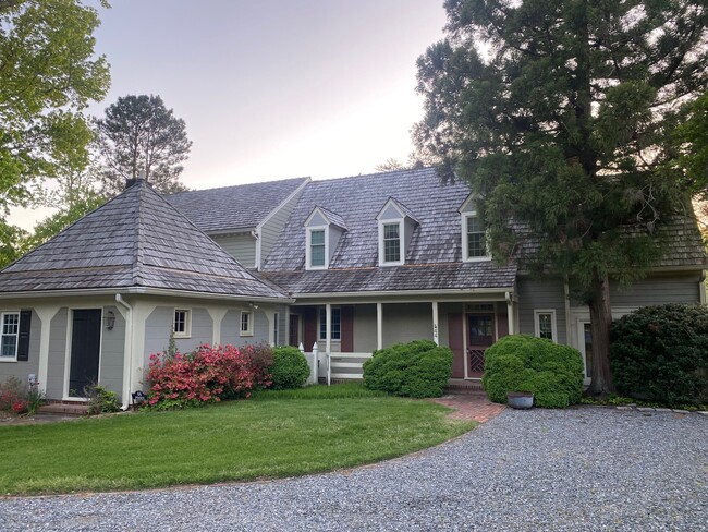 property at 44 Muirfield Ct