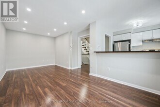 3061 Dewridge Ave in Oakville, ON - Building Photo - Building Photo