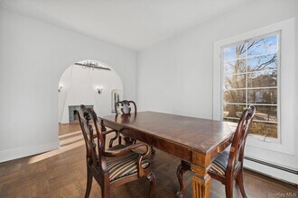 127 Fox Blvd in Merrick, NY - Building Photo - Building Photo