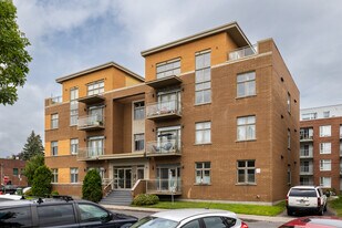 1645 Édouard-Laurin Boul in St. Laurent, QC - Building Photo