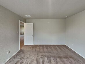 10618 Varmus Dr in Converse, TX - Building Photo - Building Photo