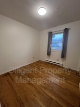 1556 Redwood Dr in Peterborough, ON - Building Photo - Building Photo