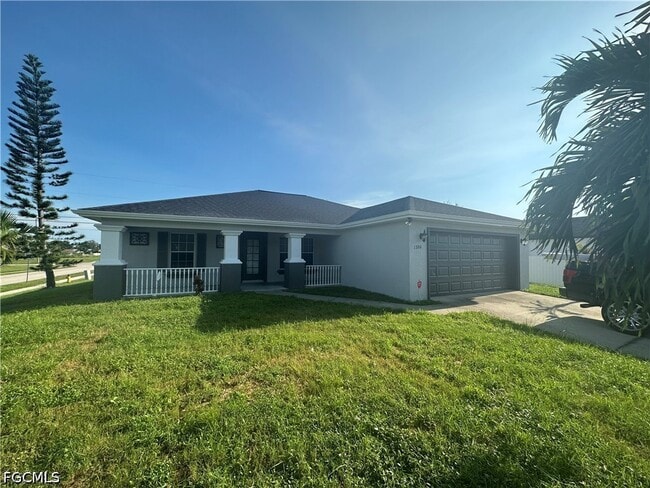 1706 Kismet Pkwy E in Cape Coral, FL - Building Photo - Building Photo