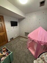 7535 Bittersweet Dr in Eden Prairie, MN - Building Photo - Building Photo