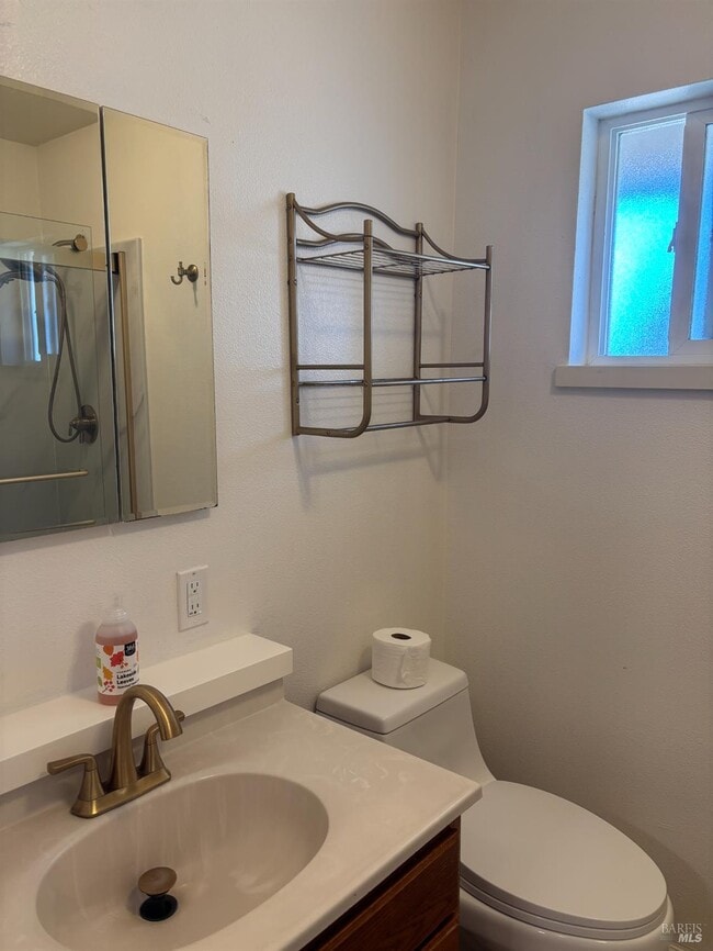 2615 Alton Ln in Santa Rosa, CA - Foto de edificio - Building Photo