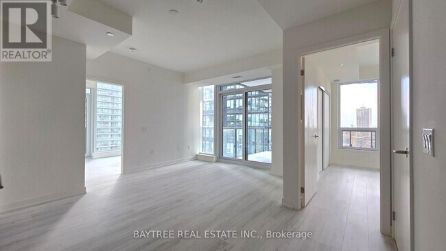 120 Broadway Ave in Toronto, ON - Building Photo - Building Photo