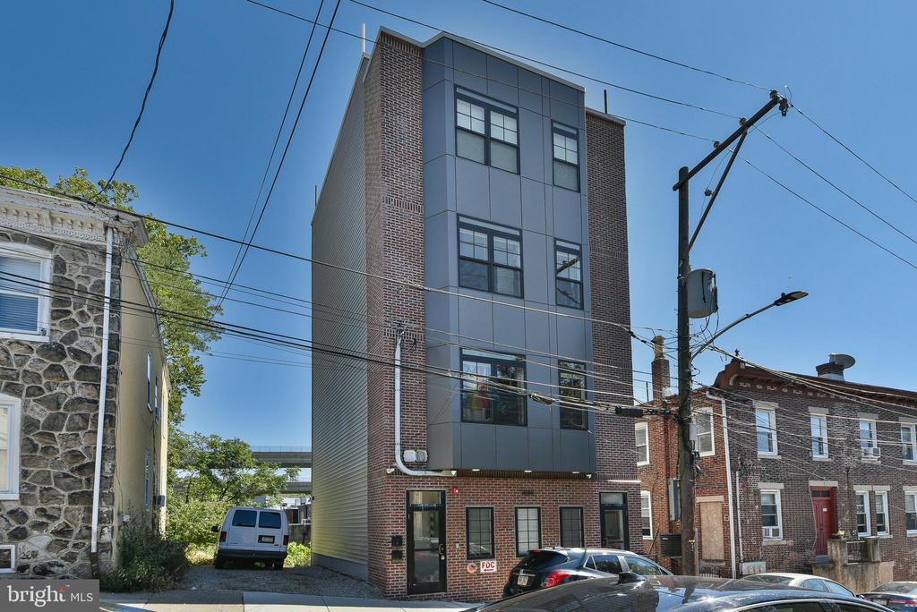 3680 Indian Queen Ln in Philadelphia, PA - Building Photo