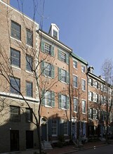 929 Clinton St in Philadelphia, PA - Foto de edificio - Building Photo