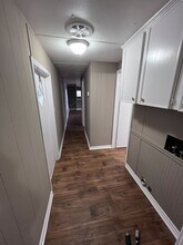 750 Silent Valley Rd in Lockhart, TX - Foto de edificio - Building Photo