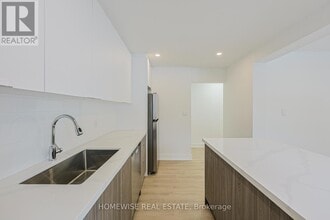 100 Liberty St N in Clarington, ON - Building Photo - Building Photo