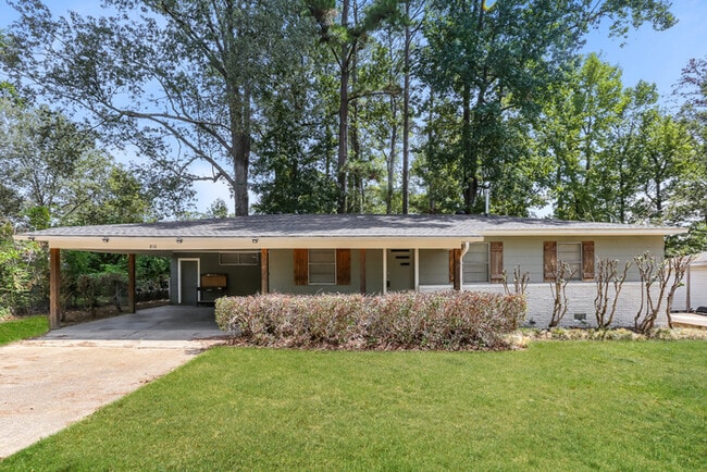 property at 816 Deborah St