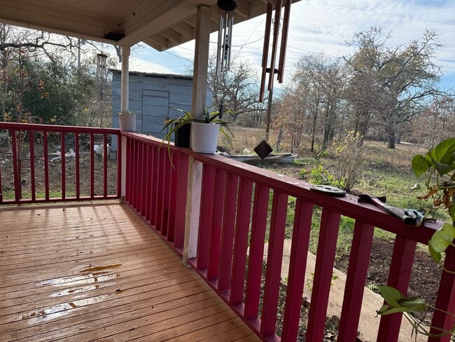332 Jones Rd in Cedar Creek, TX - Building Photo - Building Photo