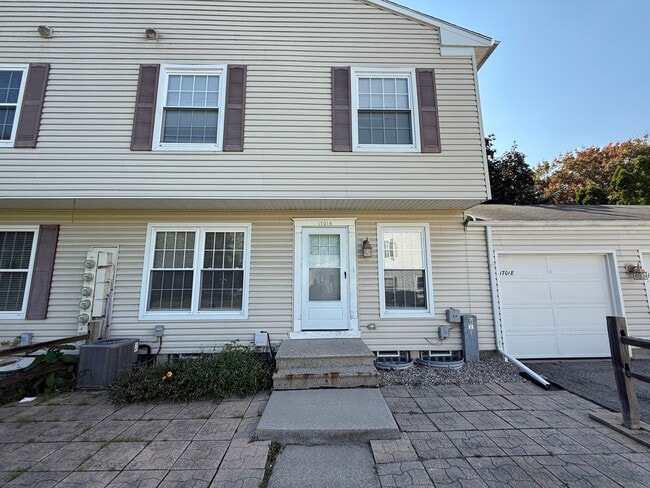 17018 Beach St in Clinton Township, MI - Building Photo - Building Photo