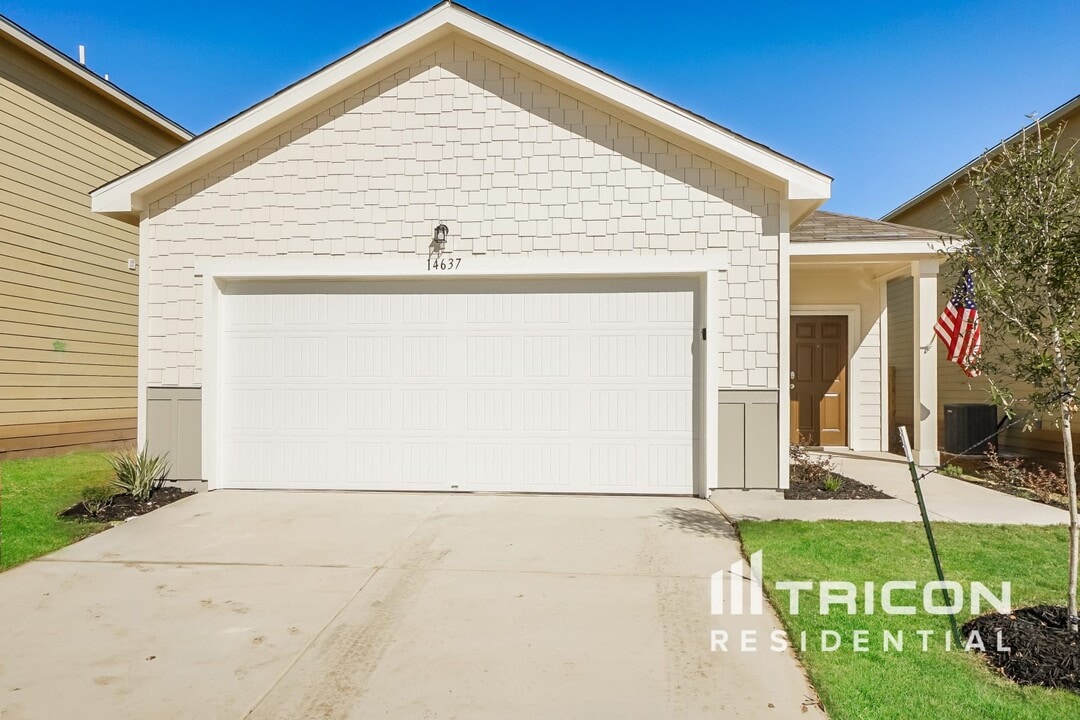 14637 Maple Ter in San Antonio, TX - Building Photo