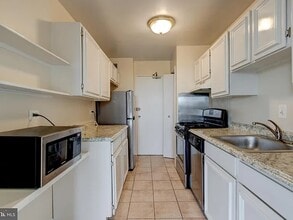 1900 Lyttonsville Rd in Silver Spring, MD - Building Photo - Building Photo