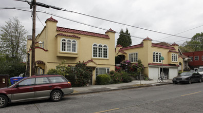 3087 SE Ankeny St in Portland, OR - Building Photo - Building Photo