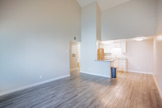 Villa Serena Apartments in Albuquerque, NM - Building Photo - Building Photo