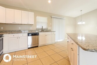 2211 NE 5th Ave in Cape Coral, FL - Building Photo - Building Photo