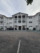 3704 Broadway in Ft. Myers, FL - Foto de edificio - Building Photo