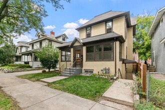 2744 Fremont Ave S, Unit 1 in Minneapolis, MN - Foto de edificio - Building Photo