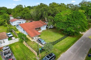 535 NW 90th St in El Portal, FL - Building Photo