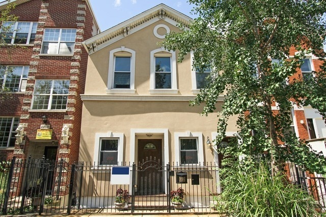 property at 1252 N Greenview Ave