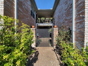411 Westmoreland St in Houston, TX - Building Photo - Building Photo