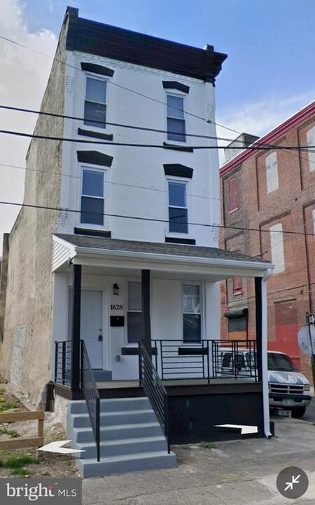 1628 W Lehigh Ave in Philadelphia, PA - Building Photo