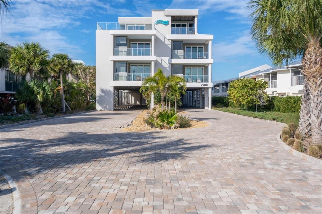 2708 N Beach Rd in Englewood, FL - Building Photo