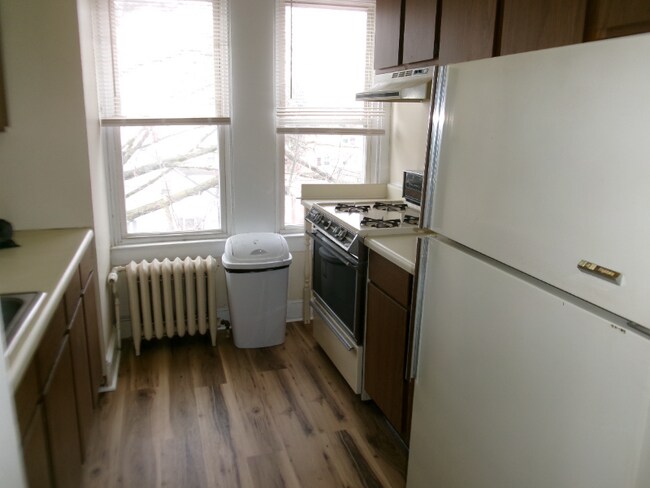 101 S Charlotte St, Unit Apt 5 in Manheim, PA - Building Photo - Building Photo