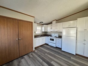 2006 S 2nd St in Norfolk, NE - Building Photo - Building Photo