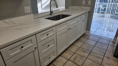 705 James St in Dunedin, FL - Building Photo - Building Photo