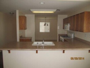 11805 Holabird Ave in Bakersfield, CA - Building Photo - Building Photo