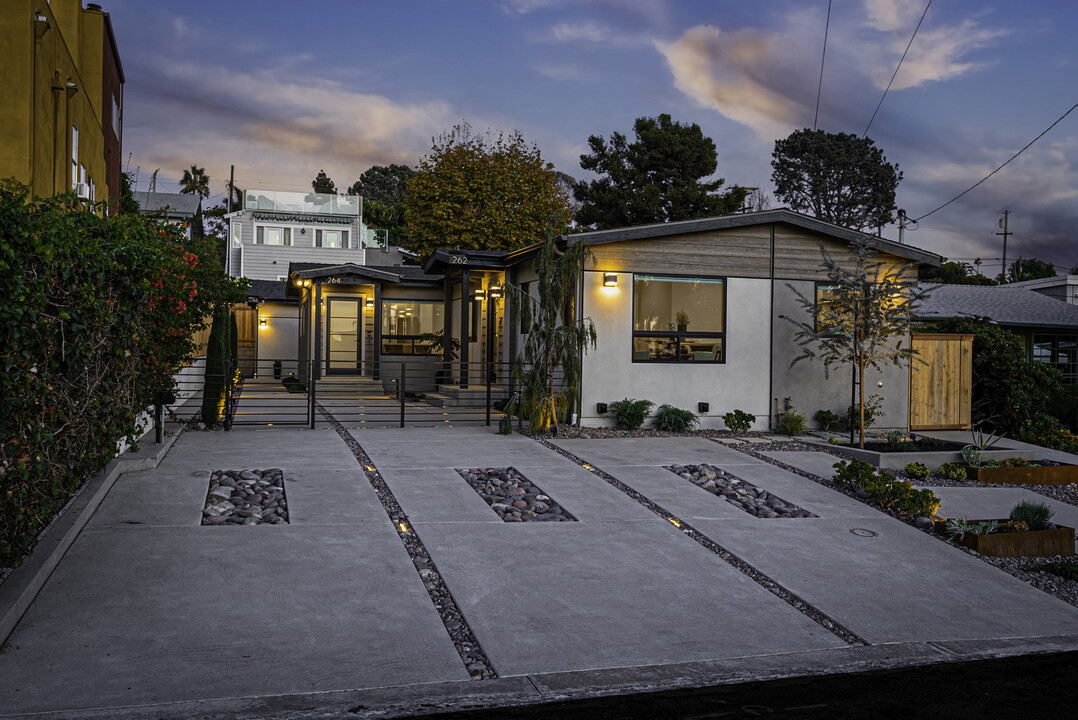 262 Barbara Ave in Solana Beach, CA - Building Photo