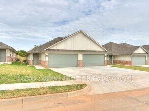 3703 N Divis Ave in Bethany, OK - Building Photo - Building Photo