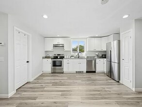 28 Villa Rd in Shrewsbury, MA - Building Photo - Building Photo