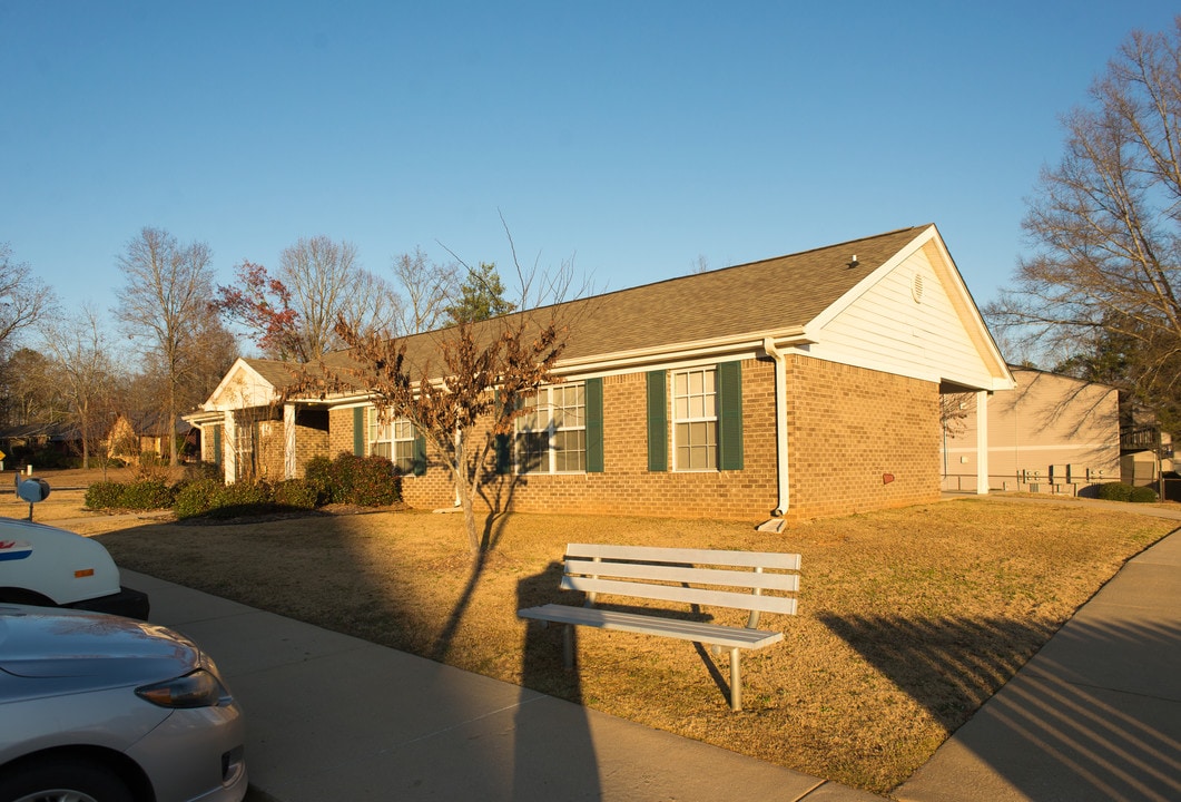 Mountainside Apartments in Jasper, AL - Building Photo