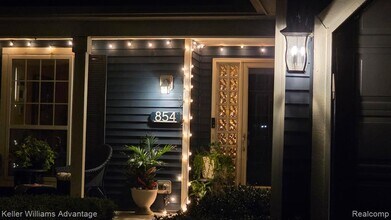 854 Westbrooke Dr in South Lyon, MI - Building Photo - Building Photo