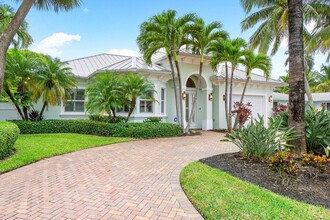 126 Blossom Ln in West Palm Beach, FL - Foto de edificio - Building Photo