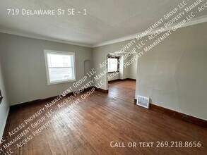 719 Delaware St SE in Grand Rapids, MI - Foto de edificio - Building Photo