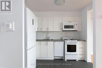 666 Spadina Ave. in Toronto, ON - Building Photo - Building Photo