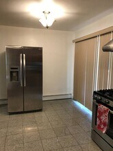 350 Bayview Ave in Manhasset, NY - Building Photo - Building Photo