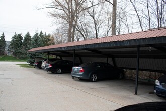 Northwood Manor in Madison Heights, MI - Foto de edificio - Building Photo