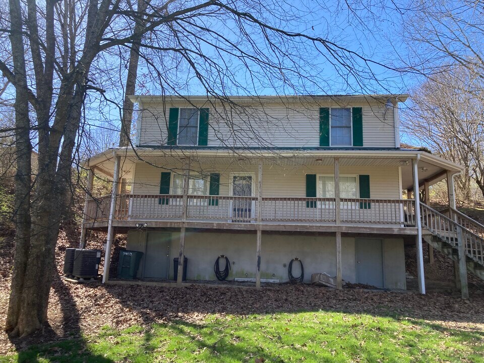 7102 Birchbark Dr in Fairview, TN - Foto de edificio